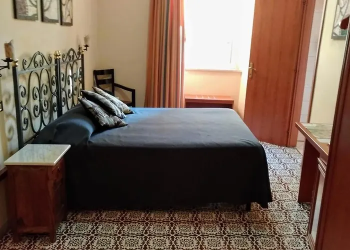 Nicolas Inn